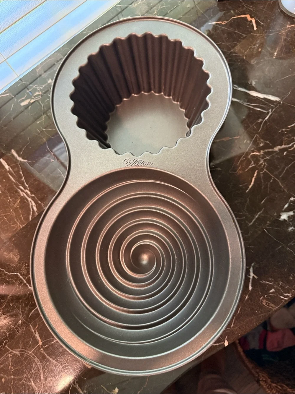 Wilton Giant Cupcake Cake Pan